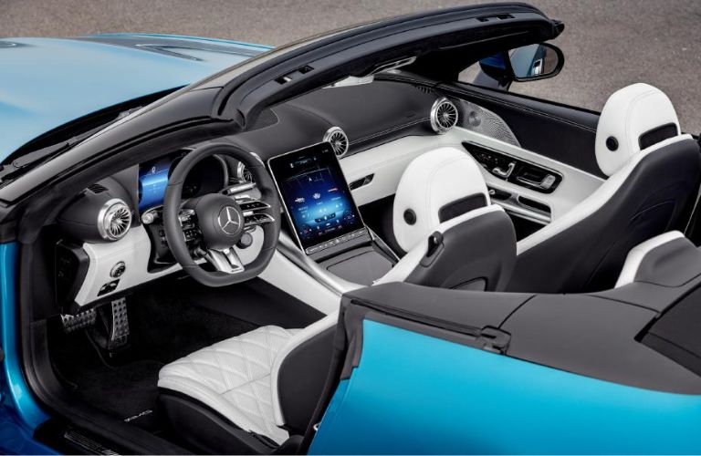 Cockpit view of the 2023 Mercedes-AMG SL 43 Roadster